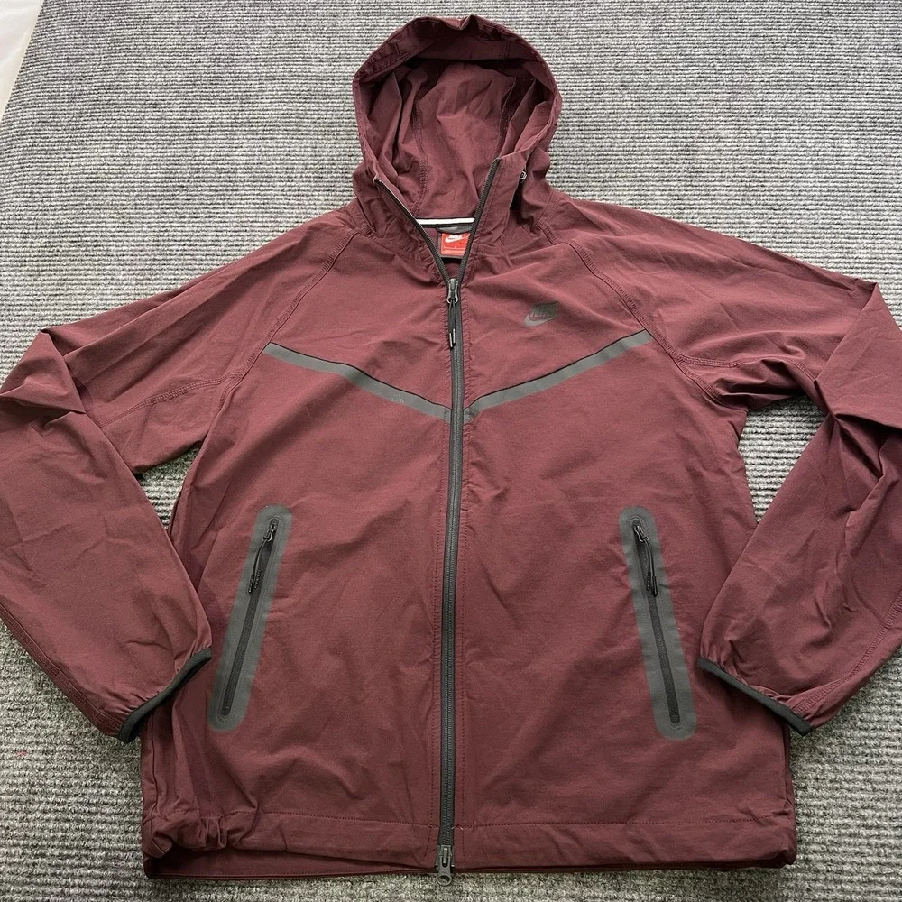 Nike Tech Woven Windbreaker Hooded Jacket Burgundy HM7151 Men's Small‎ NWT $145